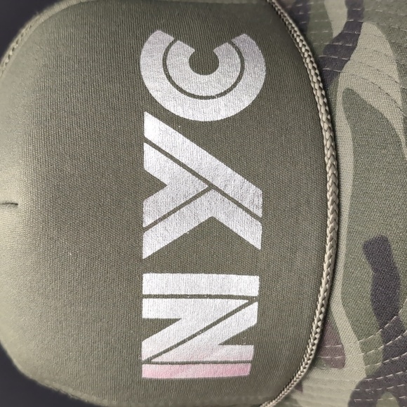 Cobra NYC Men's Green Camo Snapback Trucker Hat. - Picture 5 of 8